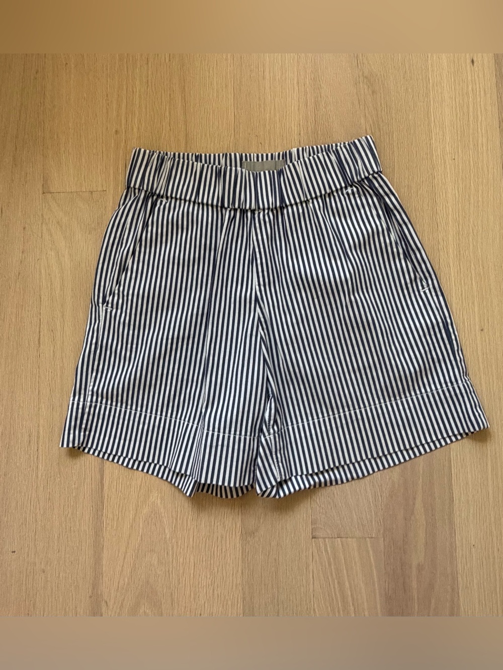 Everlane Easy Shorts Blue and White Stripe Size 00